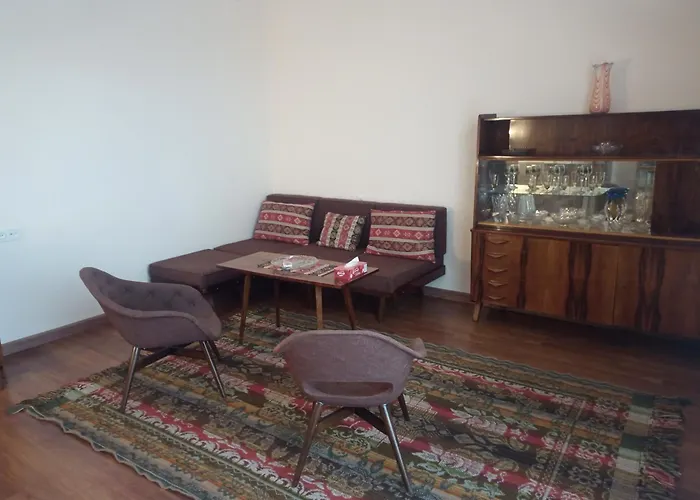 Spacious One Bedroom Apartment In The City Centre